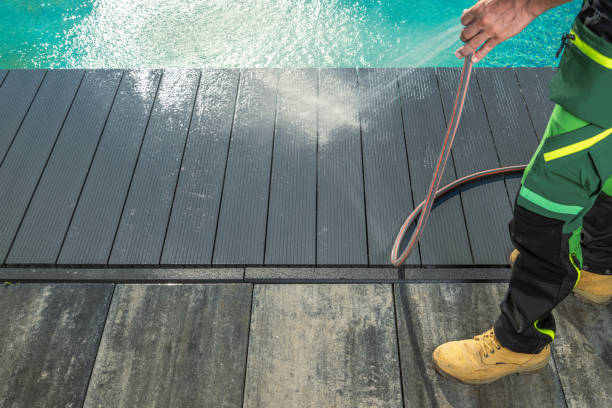 Best Commercial Building Pressure Washing  in Mora, MN