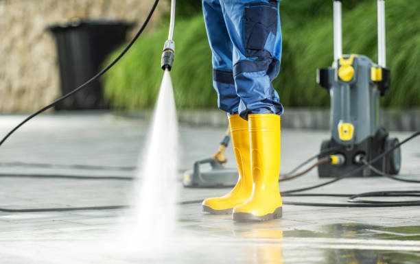 Best Sidewalk Pressure Washing  in Mora, MN